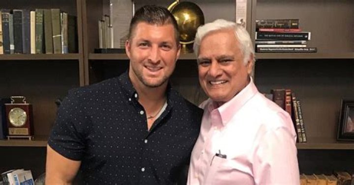 Christian Apologist Ravi Zacharias Dies From Rare Form of Cancer