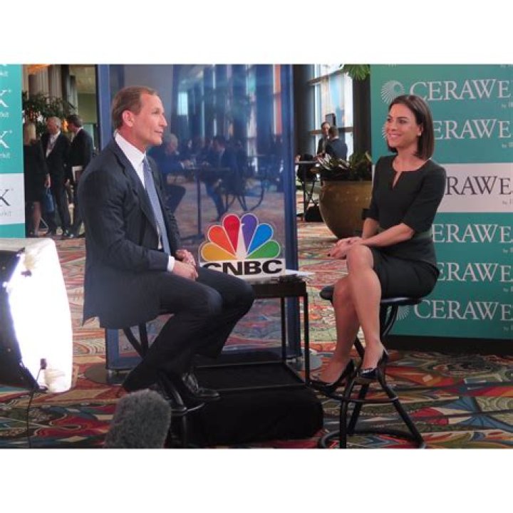 CNBC's Jackie DeAngelis thought to have no husband and boyfriend as she keeps her life private