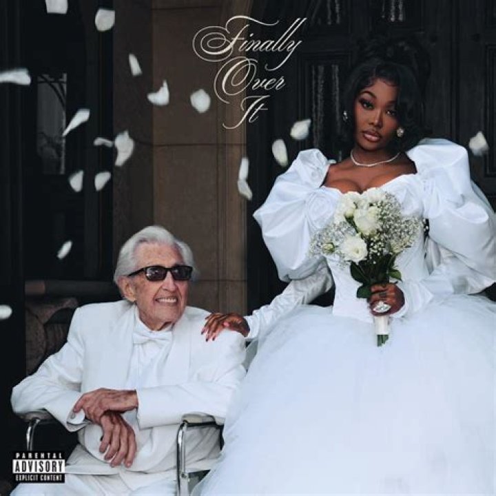 Did Summer Walker Get a Nose Job? The Singer Looks Quite Different