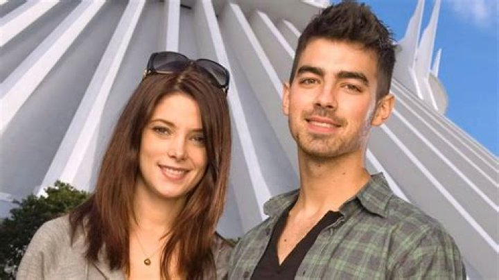 Discover The Inside Scoop On Ashley Greene And Joe Jonas's Relationship