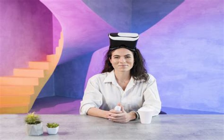 Discover The Life And Work Of Klarissa Munz, Renowned Artist