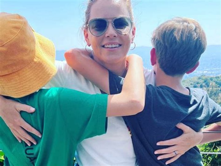 Elizabeth Banks Children: Meet Felix Handelman And Magnus Mitchell Handelman