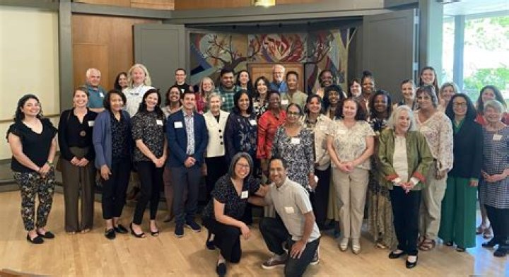 Jenny Slate Age, Early Life, Education, Marriage, Career, Awards & Philanthropic Ventures |