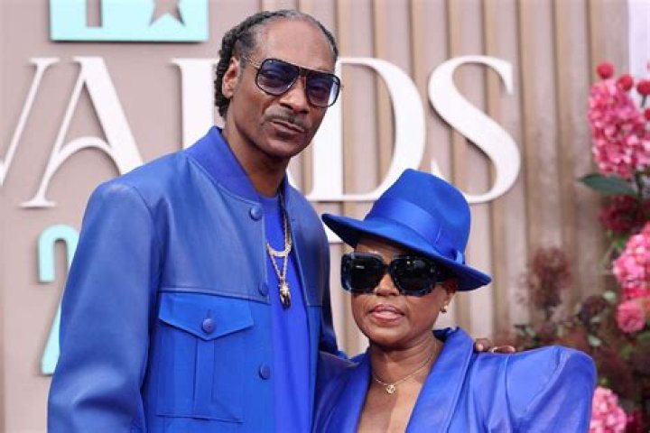 Snoop Dogg's Manager Also Happens to Be His Wife! What to Know About Shante Broadus
