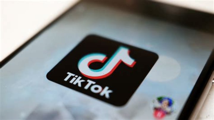 TikTok and Reddit Have Banned the Super Straight Movement From Their Platforms