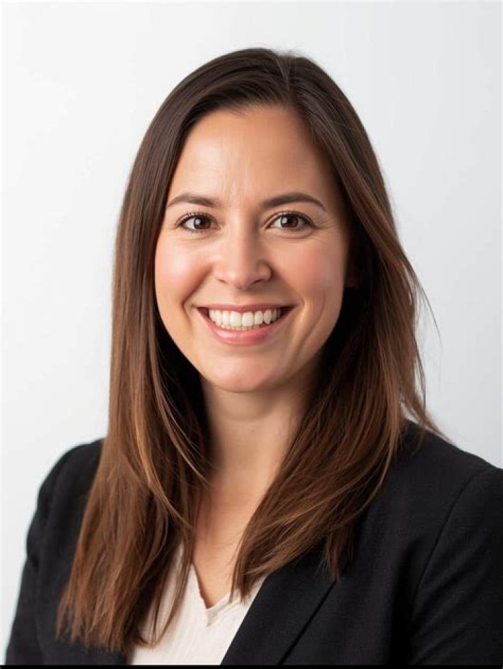 VlogJam | Kristen Warren Biography