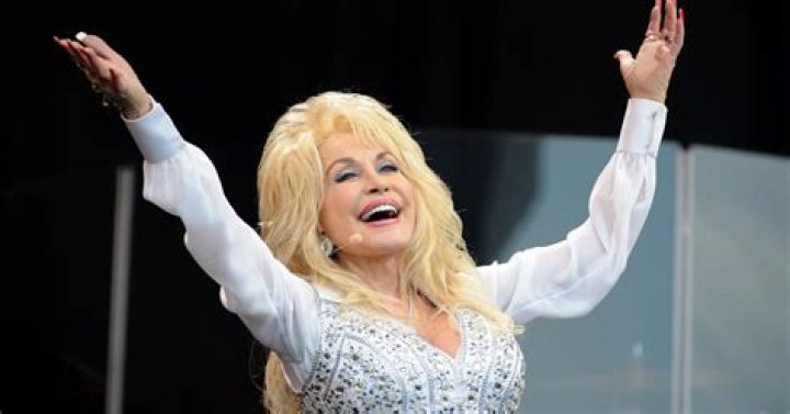 Why Does Dolly Parton Wear Fingerless Gloves? Fans Have Theories